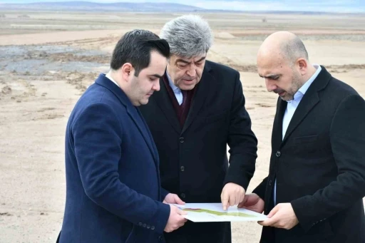 Vekil Ataş ve Başkan Bağlamış, Jeotermal Sera OTB&rsquo;deki &ccedil;alışmaları inceledi
