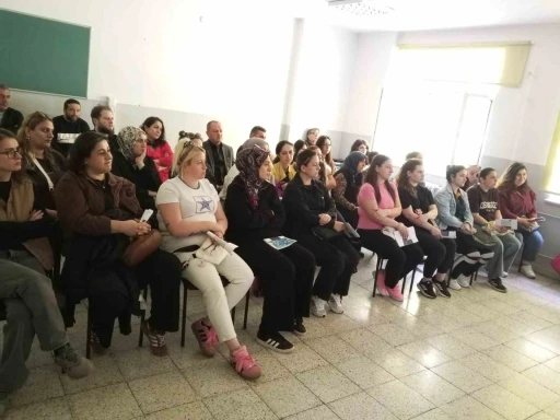 Velilere dijital &ccedil;ağ ve &ccedil;ocuk gelişimi semineri
