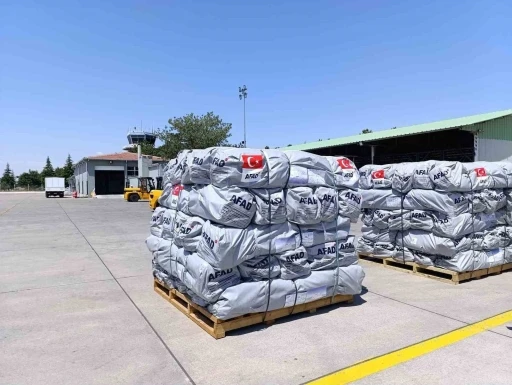 Venezuela&rsquo;ya 30 ton insani yardım malzemesi g&ouml;t&uuml;r&uuml;ld&uuml;
