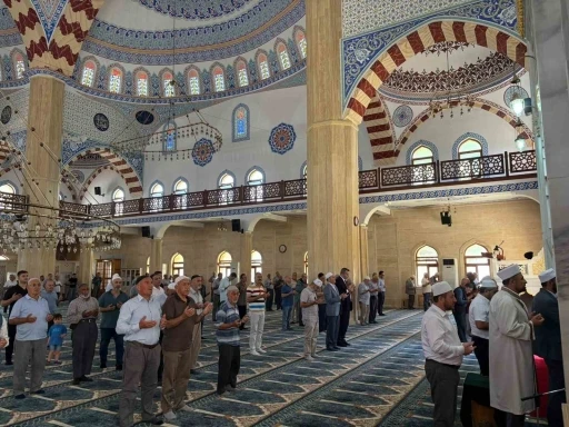 Vezirk&ouml;pr&uuml;&rsquo;de 15 Temmuz şehitleri dualarla anıldı
