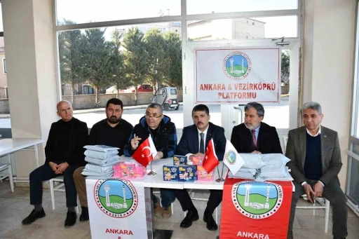 Vezirk&ouml;pr&uuml;&rsquo;de 555 &ouml;ğrenciye bayramlık
