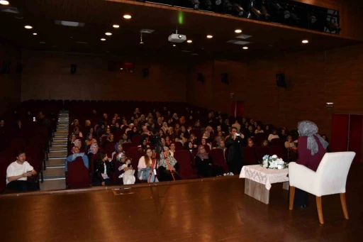 Vezirk&ouml;pr&uuml;&rsquo;de Bilin&ccedil;li Ebeveynlik s&ouml;yleşisi
