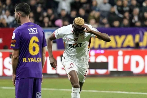 Victor Osimhen en golcü sezonunu tekrarladı
