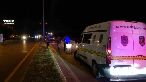 Virajı alamayan motosiklet ref&uuml;je &ccedil;arptı: 18 yaşındaki gen&ccedil; hayatını kaybetti
