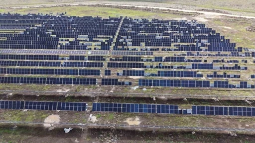 Viranşehir&rsquo;de hortum g&uuml;neş panellerini kullanılamaz hale getirdi
