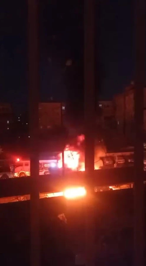 Viranşehir’de park halindeki traktör alev topuna döndü
