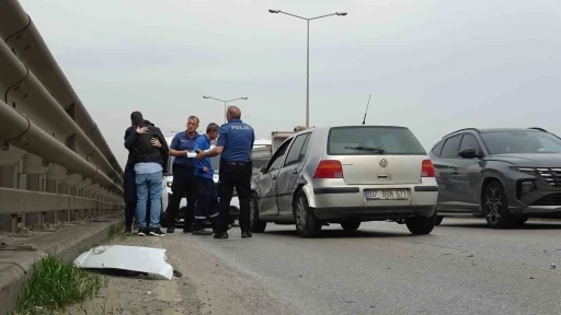 Viyadük üstünde yakıt tankerinin karıştığı kaza: 1 yaralı
