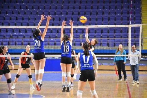 Voleybol Gen&ccedil; Kızlar İl Birinciliği M&uuml;sabakaları sona erdi
