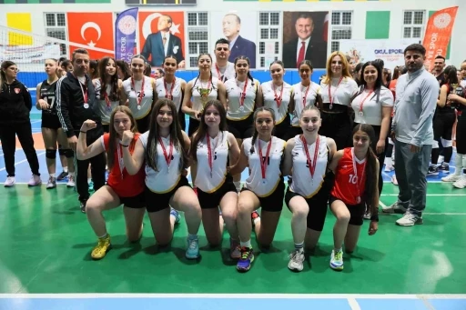 Voleybol K&uuml;&ccedil;&uuml;k Kızlar Gelişim Ligi sona erdi
