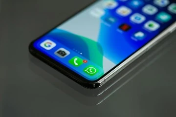 WHATSAPP'A YAPAY ZEKA BOTU GELİYOR!