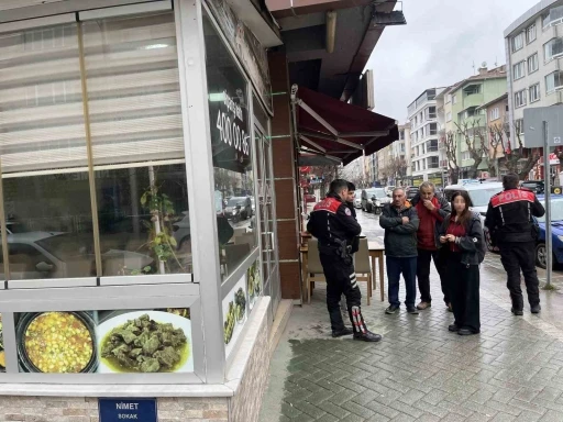 Yabancı uyruklu kadının erkek arkadaşı telefonunu alıp kayıplara karıştı