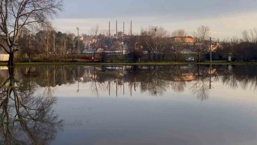 Yağışlar Tunca Nehri&rsquo;ni coşturfu: Debi 3 g&uuml;nde 3 kat arttı
