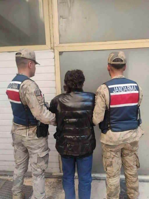 Yağma su&ccedil;undan aranan şahıs yakalandı
