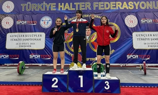 Yağmur Melek Şahin, halterde Türkiye ikincisi oldu
