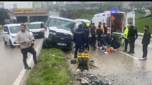 Yağmurda faciadan dönüldü...Kaza anı kamerada
