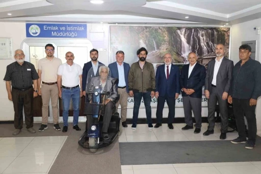 Yahyalı Belediyesi’nden Engelli Vatandaşa Akülü Araç Desteği
