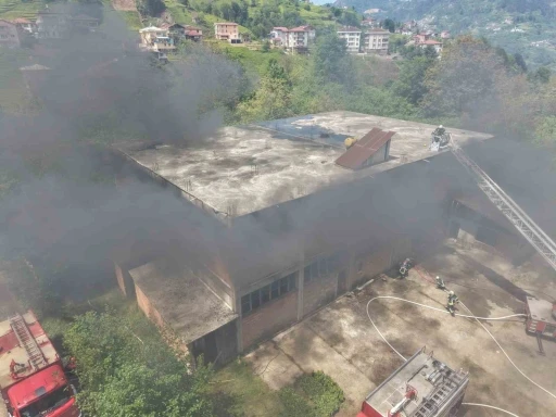 Yaklaşan &ccedil;ay sezonu &ouml;ncesinde &ccedil;ay fabrikasında yangın tatbikatı
