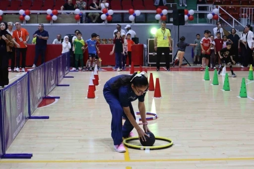 Yalova &Ccedil;ocuk Oyunları Şenliği renkli g&ouml;r&uuml;nt&uuml;lere sahne oldu
