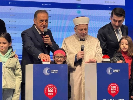 Yalova&rsquo;da bin 805 TOKİ konutunun kura &ccedil;ekimi yapıldı
