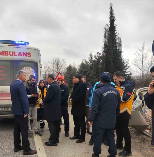 Yalova&rsquo;da servis midib&uuml;s&uuml; kaza yaptı: 1 &ouml;l&uuml;, 20 yaralı
