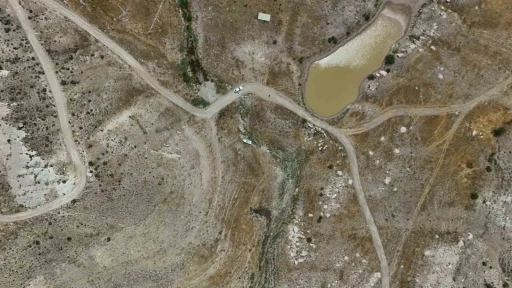 Yamula Barajı’nda sular çekildi, eski mahalle ortaya çıktı
