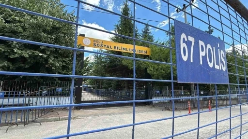 Yanan otelin SPA müdürü yangın anlarını anlattı: &quot;Emir Aras’ın kendi odası için, ‘Biraz da şuraya su tutun’ dediğini duydum&quot;
