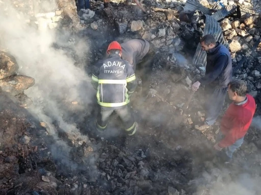 Yangında evi küle dönen yaşlı kadının cenazesine ulaşıldı

