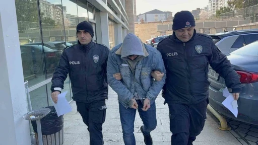 Yanlış kişiyi darbeden kafes d&ouml;v&uuml;ş&ccedil;&uuml;s&uuml; tutuklandı

