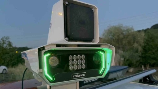 Yapay zeka destekli radar Düzce yollarında: 4 günde 526 bin lira ceza yazıldı
