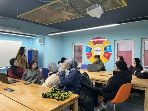 Yapay zeka eğitimi yoğun ilgi g&ouml;rd&uuml;
