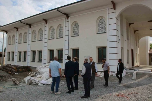Yapımı devam eden camide son rötuşlar
