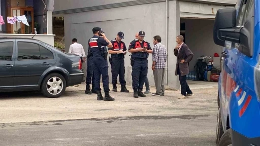 Yaralı halde ev baskınına gitti, 4 kişiyi yaraladı
