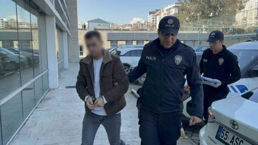 Yarışmadan d&ouml;nen &ouml;ğrencilerin kazasında s&uuml;r&uuml;c&uuml; adliyeye sevk edildi
