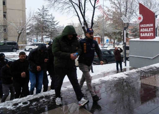 Yasal ara&ccedil; kiralama web sitesi kurarak vatandaşları dolandırdılar
