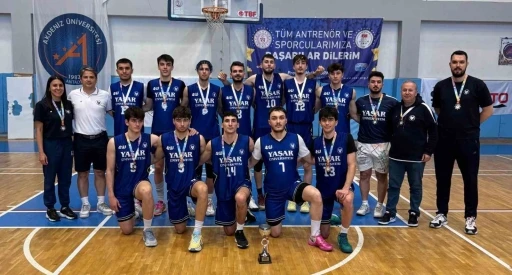 Yaşar Üniversitesi Erkek Basketbol Takımı Süper Lig’e yükseldi
