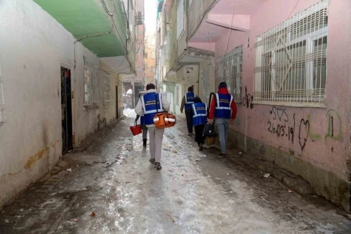 Yaşı ilerlemiş vatandaşlara evde bakım desteği s&uuml;r&uuml;yor
