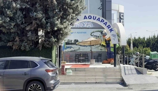 Yaşı k&uuml;&ccedil;&uuml;k temizlik&ccedil;i havuz kaydırağından d&uuml;ş&uuml;p ağır yaralandı
