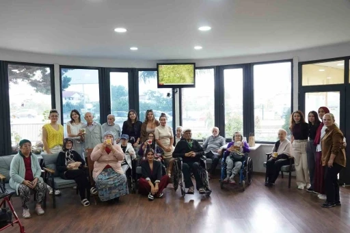 Yaşlılar kendi eserleriyle buluştu

