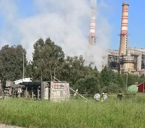 Yatağan&rsquo;da k&ouml;m&uuml;r y&uuml;kl&uuml; kamyon devrildi: 1 yaralı
