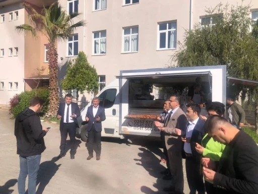 ŞEHİT &Ouml;ĞRETMEN VE &Ouml;ĞRENCİLER İ&Ccedil;İN LOKMA HAYRI YAPILDI