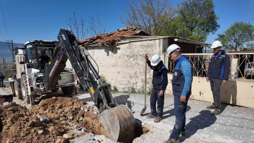 Yatağan Dere Mahallesi&rsquo;nde i&ccedil;me suyu hatları yenileniyor
