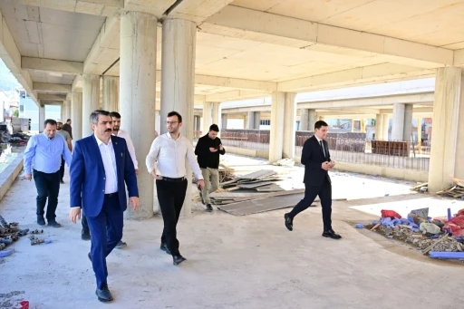Yavuzselim Kapalı Pazar Alanı&rsquo;nda yol yarılandı
