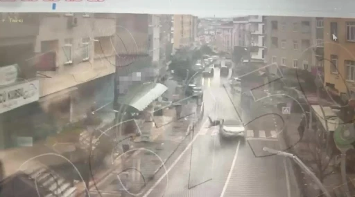 Yaya ge&ccedil;idinde otomobilin &ccedil;arptığı kadının &ouml;l&uuml;m&uuml;ne ilişkin davada sanığa tahliye

