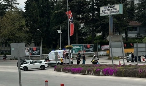 Yayaya &ccedil;arpmamak i&ccedil;in manevra yapınca hastanelik oldu
