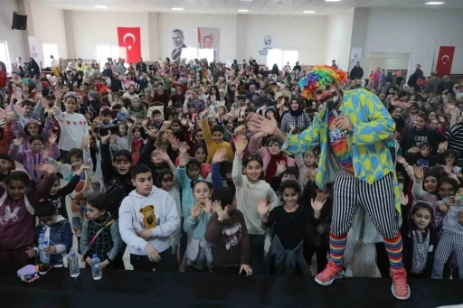 Yayladağı&rsquo;nda &ccedil;ocuk şenliği y&uuml;zleri g&uuml;ld&uuml;rd&uuml;
