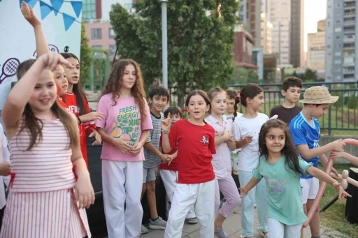 Yaz akşamı etkinliği şenliğe d&ouml;n&uuml;şt&uuml;
