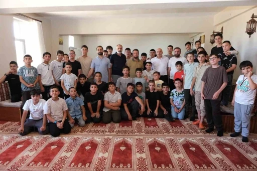 Yaz Kur&rsquo;an kursu &ouml;ğrencilerine dijital farkındalık eğitimi
