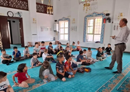 Yaz Kur&rsquo;an Kursu &ouml;ğrencilerine y&ouml;nelik seminer
