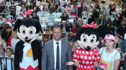 Yaz şenlikleri Emel &Ouml;rg&uuml;n konseri ile sona erdi
