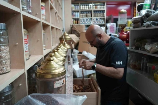 Yaz sıcaklarında serinleten bitki &ccedil;aylarına ilgi arttı
